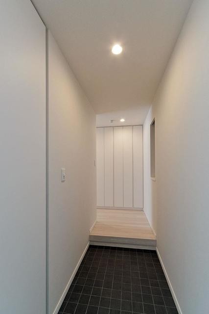 ※写真は同タイプ住戸です。(玄関)