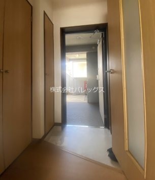 (玄関)