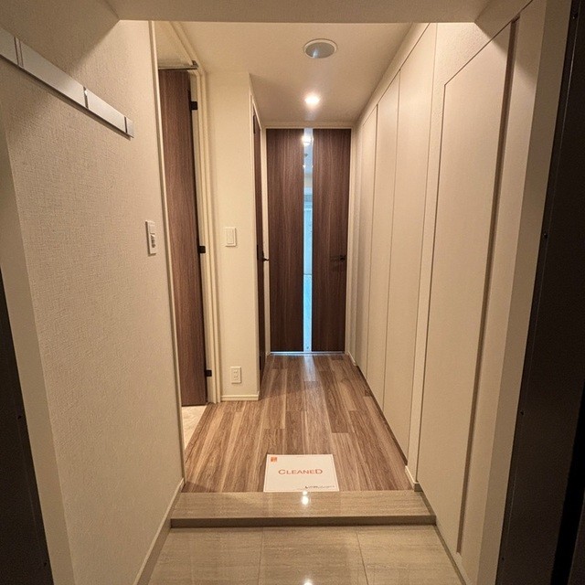 ※写真は同タイプ住戸です。(玄関)