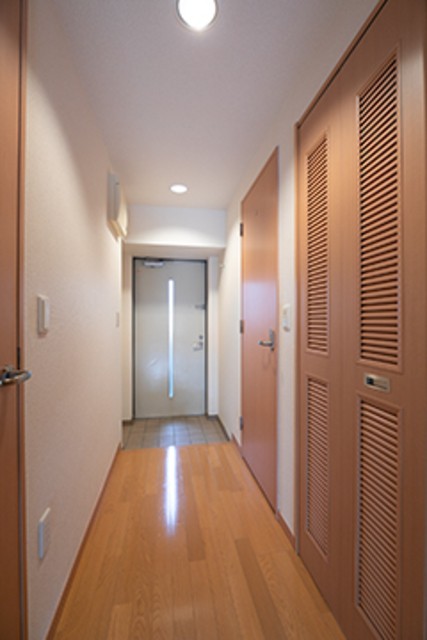 ※写真は同タイプ住戸です。(玄関)