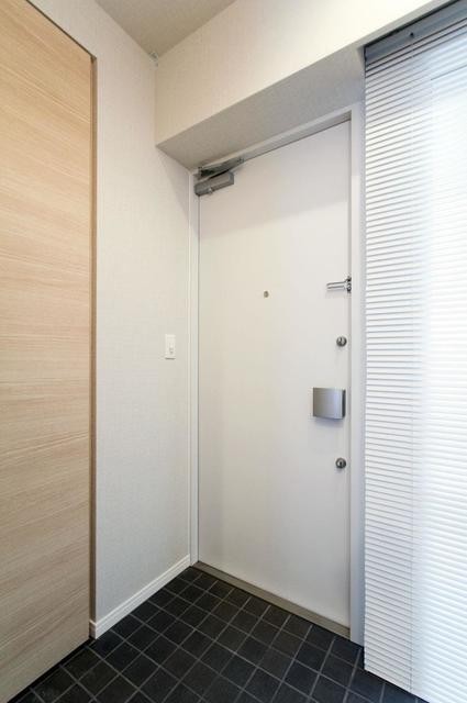 ※写真は同タイプ住戸です。(玄関)