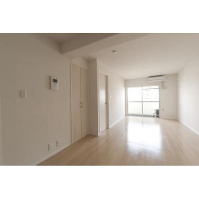 ※写真は同タイプ住戸です。(居間)