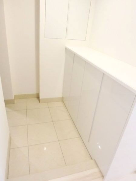 ※同仕様写真含む(玄関)