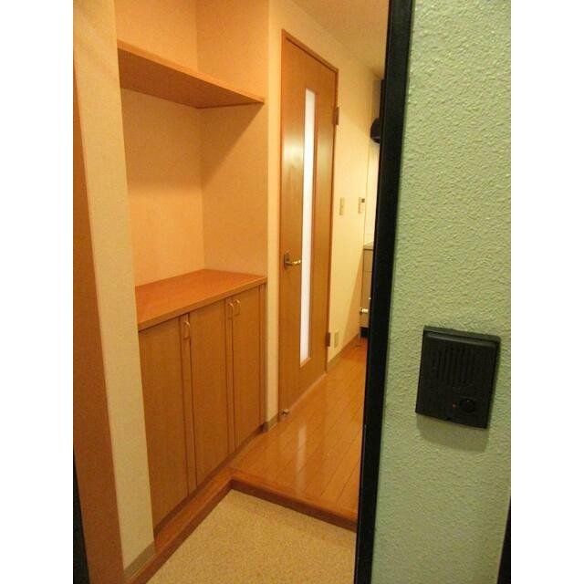 ※同仕様写真含む(玄関)