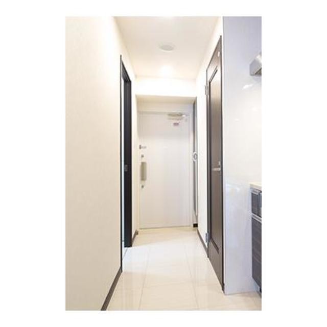 ※写真は同タイプ住戸です。(玄関)