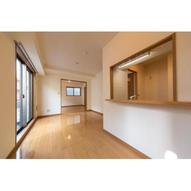 ※写真は同タイプ住戸です。(居間)