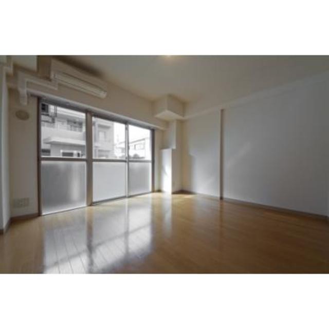 ※写真は同タイプ住戸です。(居間)