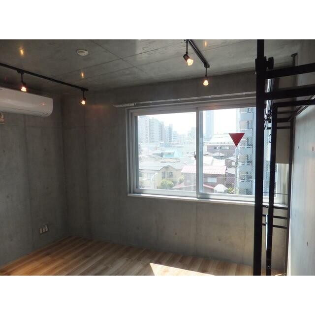 写真は別部屋の参考写真となります。