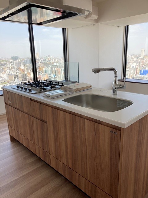 ※写真は同タイプ住戸です。(キッチン)