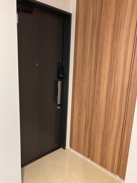 ※写真は同タイプ住戸です。(玄関)