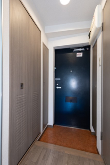 ※写真は同タイプ住戸です。(玄関)