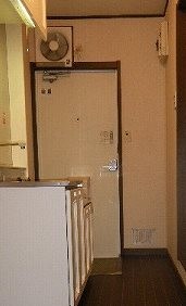 (玄関)