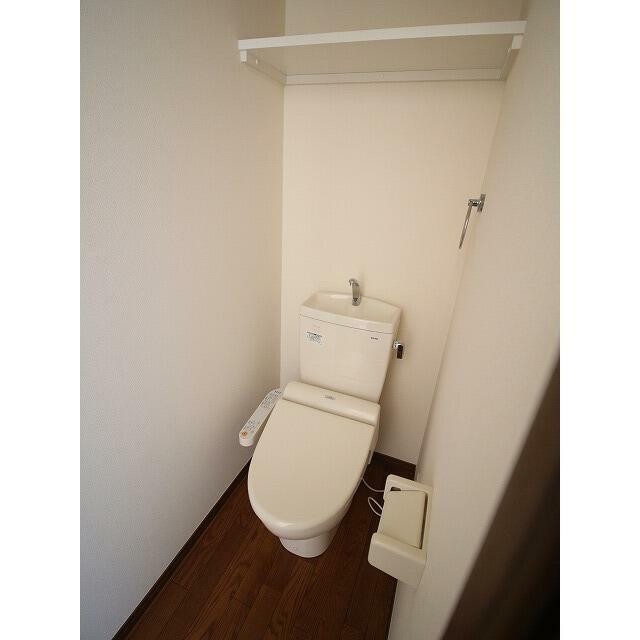 ウォシュレッ付きト・収納あり(内装)