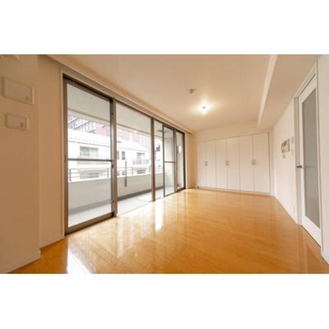 ※写真は同タイプ住戸です。(居間)