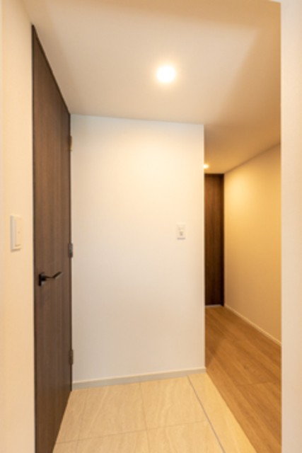 ※写真は同タイプ住戸です。(玄関)