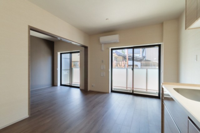 ※写真は同タイプ住戸です。(居間)