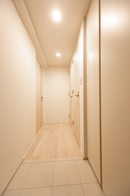 ※写真は同タイプ住戸です。(玄関)