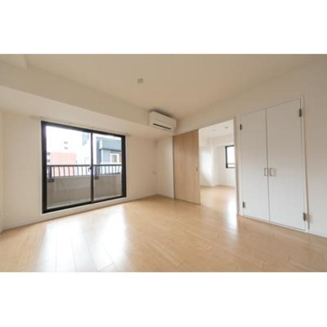 ※写真は同タイプ住戸です。(居間)