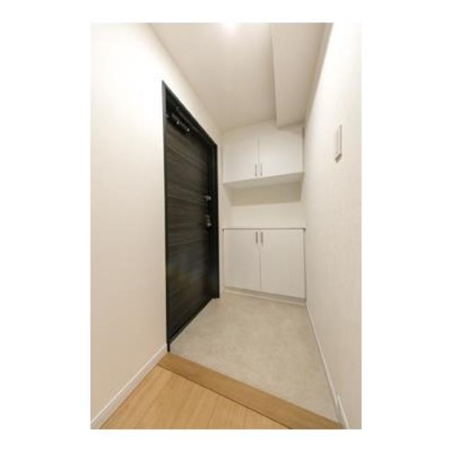 ※写真は同タイプ住戸です。(玄関)