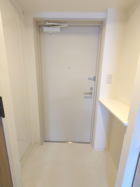 ※写真は同タイプ住戸です。(玄関)