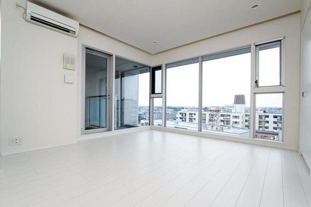 ※写真は同タイプ住戸です。(居間)