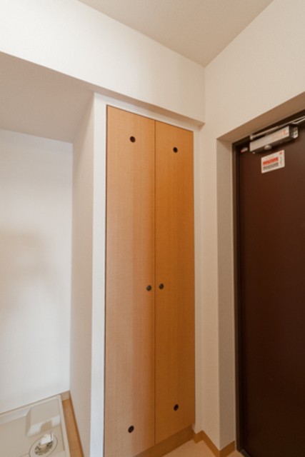 ※写真は同タイプ住戸です。(玄関)