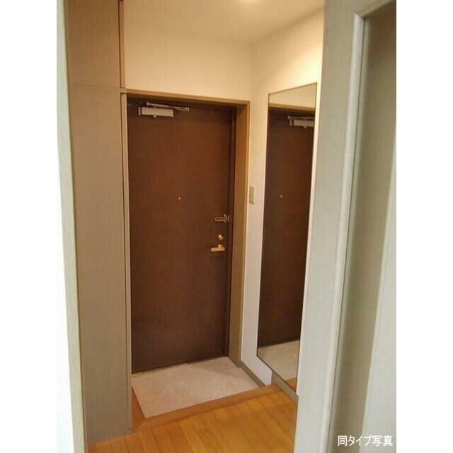※同仕様写真含む(玄関)
