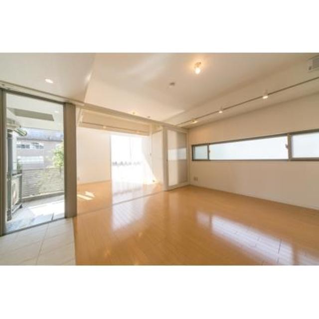 ※写真は同タイプ住戸です。(居間)