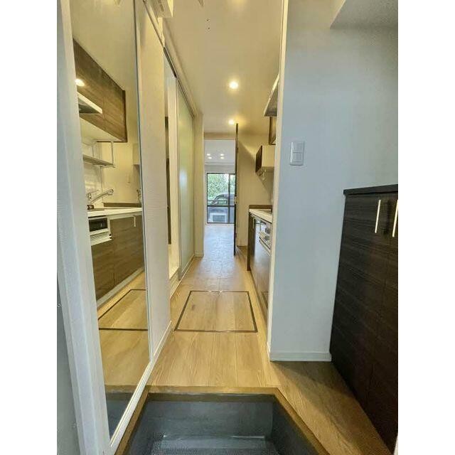 ■玄関より室内(玄関)