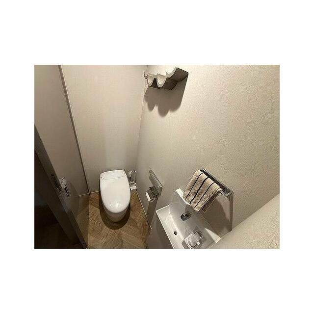 トイレ（退去前）※家具・什器は撤去いたします。(内装)