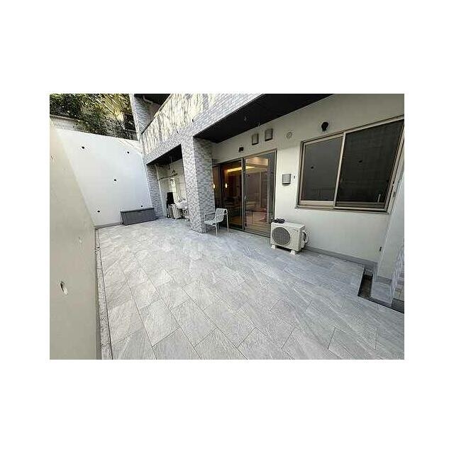 テラス（退去前）※家具・什器は撤去いたします。