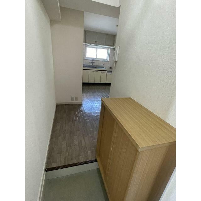 玄関横シューズボックス有(玄関)