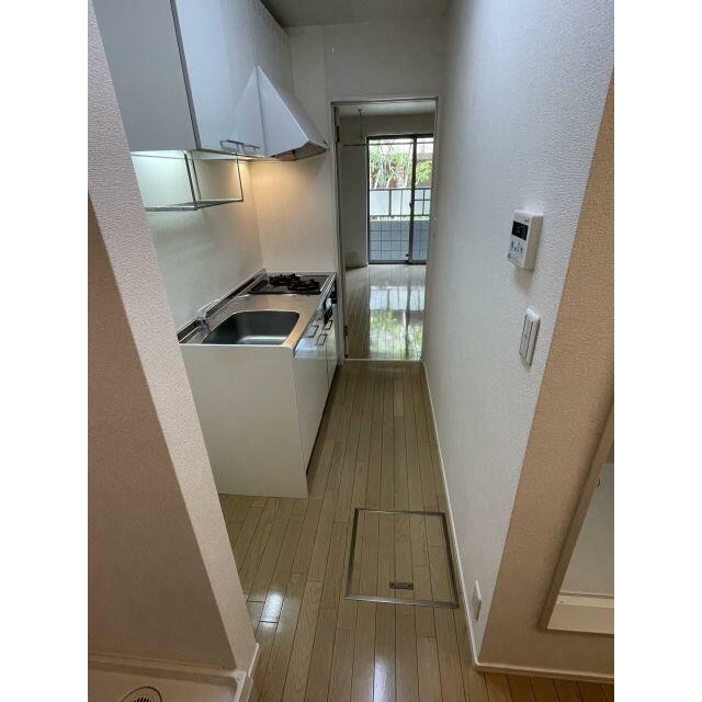 玄関横シューズボックス有り(玄関)