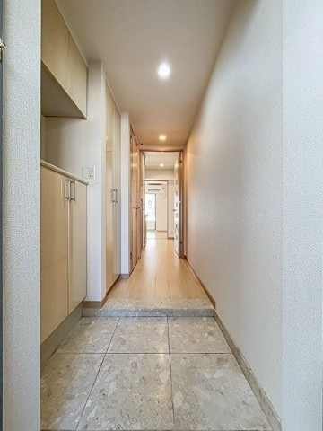 ※同仕様写真含む(玄関)