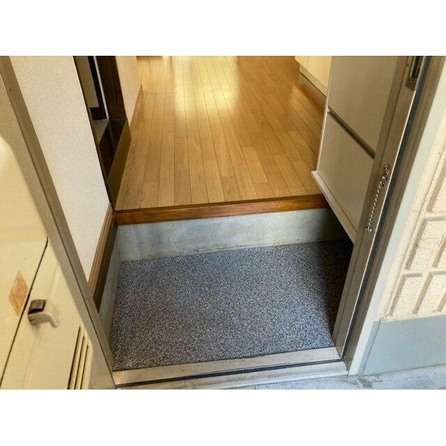 ※同仕様写真含む(玄関)