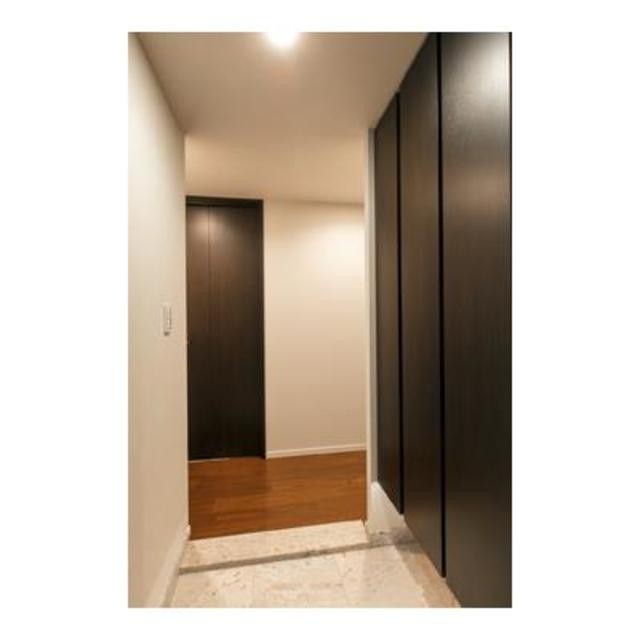 ※写真は同タイプ住戸です。(玄関)