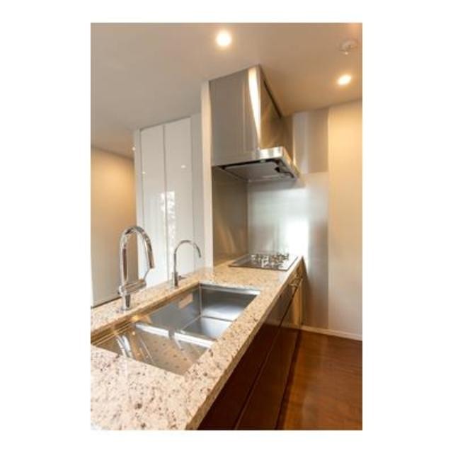 ※写真は同タイプ住戸です。(キッチン)