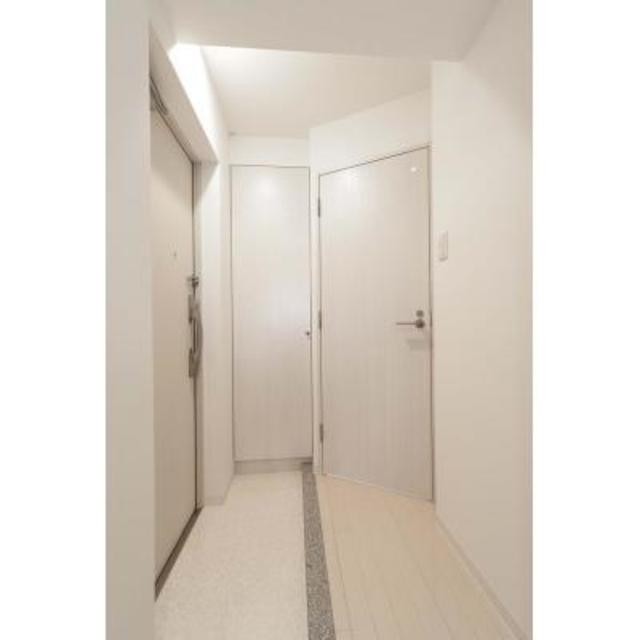 ※写真は同タイプ住戸です。(玄関)