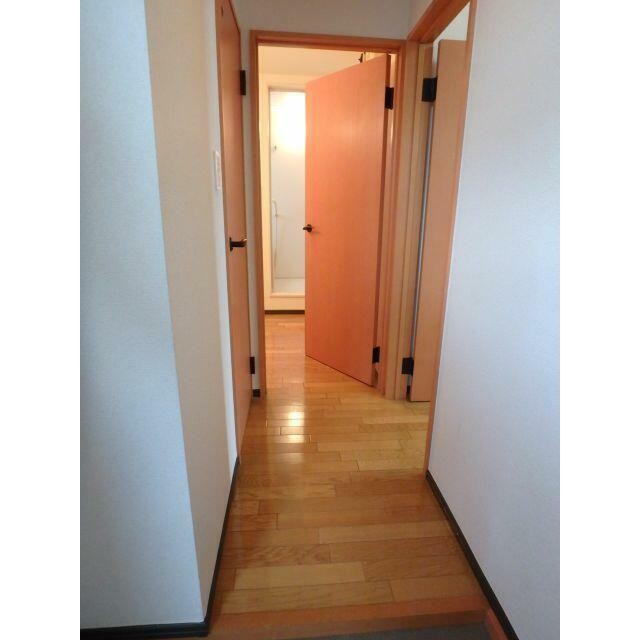 玄関横シューズボックス有り(玄関)