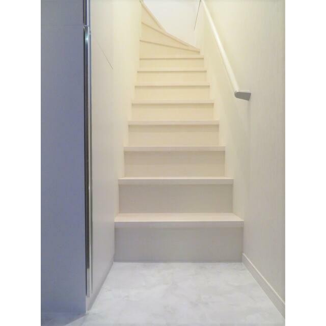 同マンション別部屋(玄関)