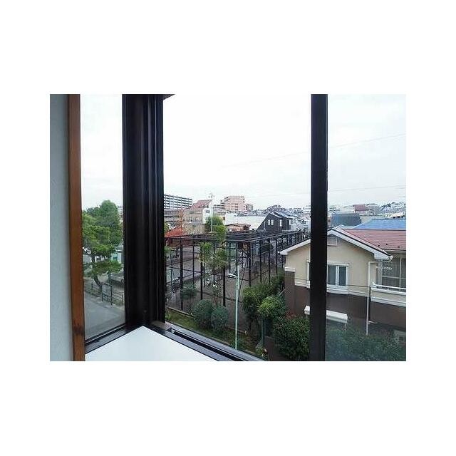 和室 出窓からの眺望