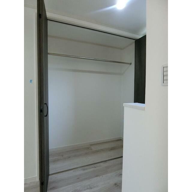 広々したクローゼット！(内装)