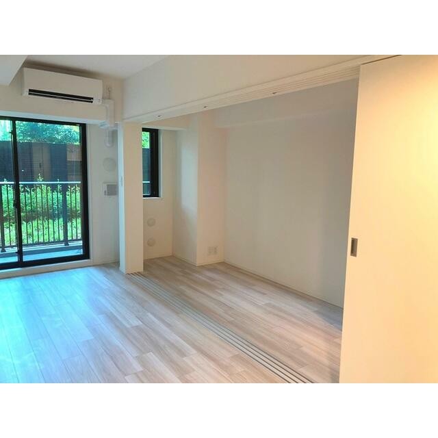 ※写真は同タイプ住戸です。(居間)