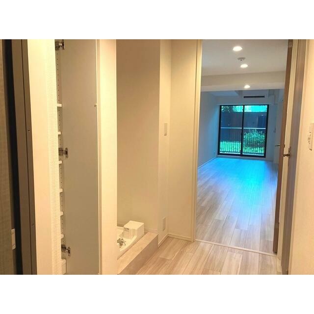 ※写真は同タイプ住戸です。(玄関)