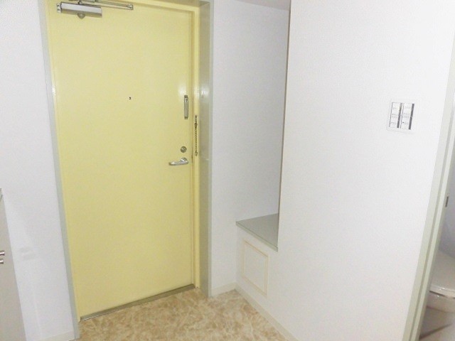 ※同仕様写真含む(玄関)