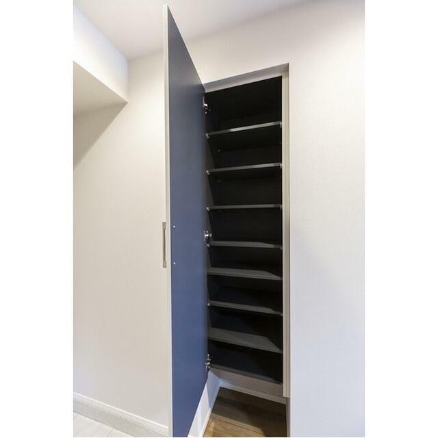 シューズボックス