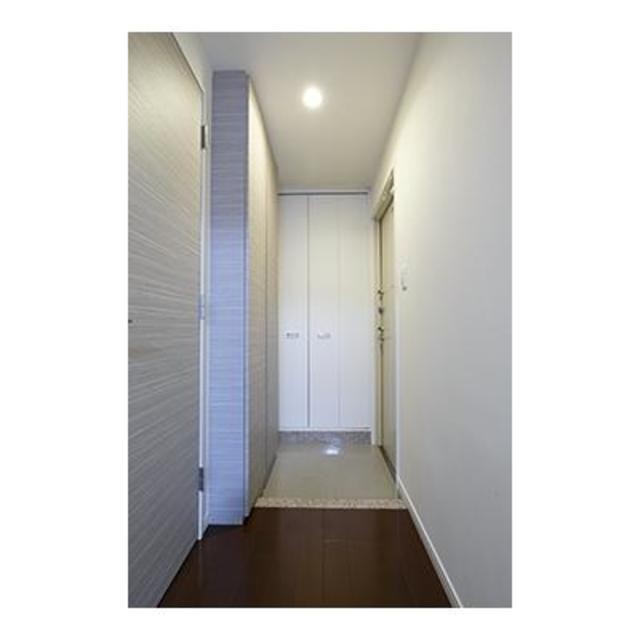 ※写真は同タイプ住戸です。(玄関)