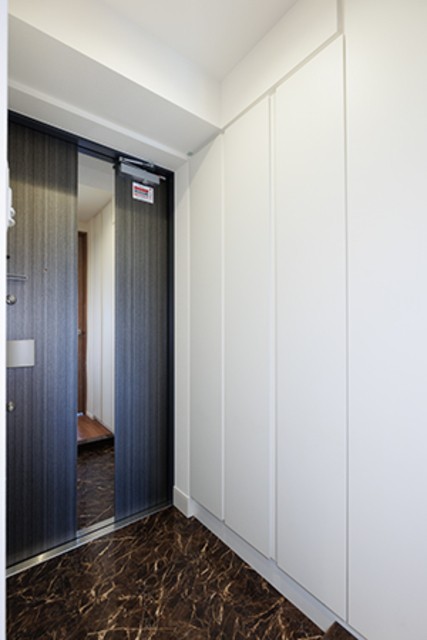 ※写真は同タイプ住戸です。(玄関)