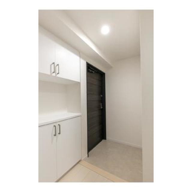 ※写真は同タイプ住戸です。(玄関)