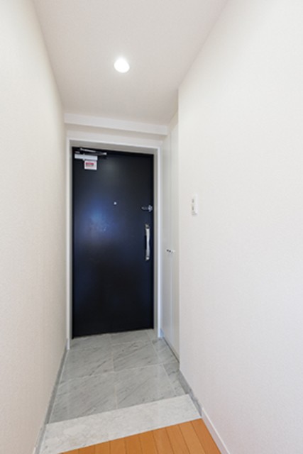 ※写真は同タイプ住戸です。(玄関)